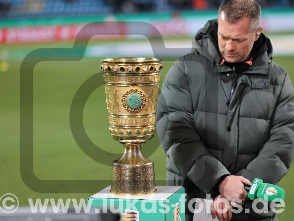 2025-12-03 Pokale Große Schlarmann VfL Bochum - VfB Stuttgart DFB Pokal Foto Lukas 022