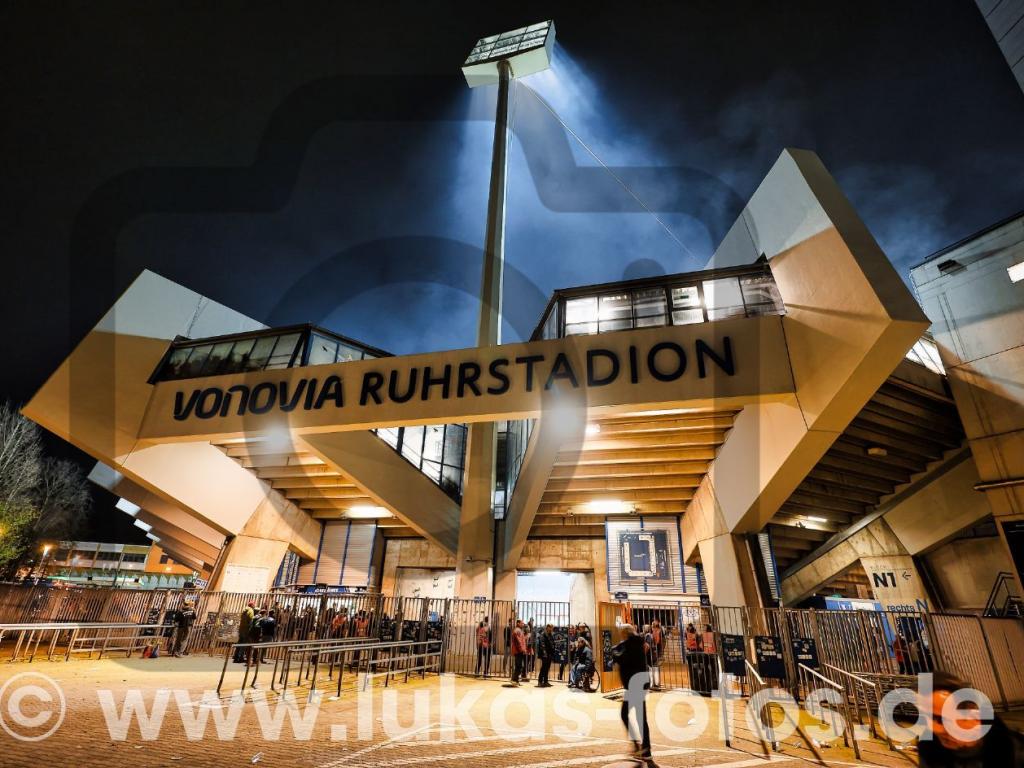 2025-12-03 Stadion Nacht VfL Bochum - VfB Stuttgart DFB Pokal Foto Lukas 260