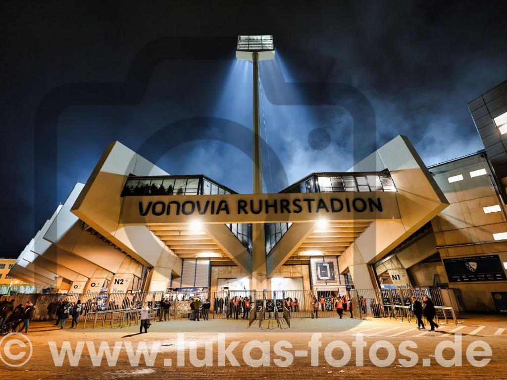 2025-12-03 Stadion Nacht VfL Bochum - VfB Stuttgart DFB Pokal Foto Lukas 277