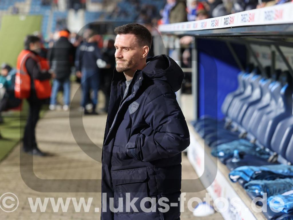 2025-12-03 Zoller VfL Bochum - VfB Stuttgart DFB Pokal Foto Lukas 029